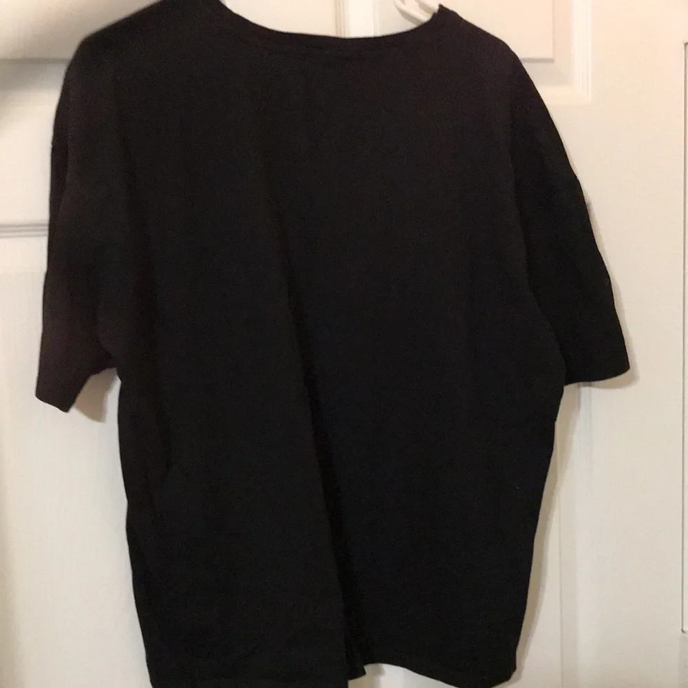 t-shirt - Picture 2 of 3